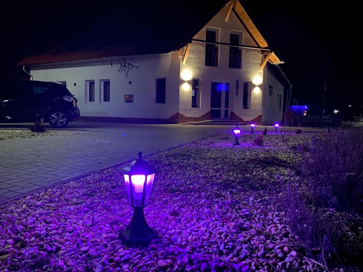 Megnyugtat-Lak Apartmanhaz Demjén Екстериор снимка