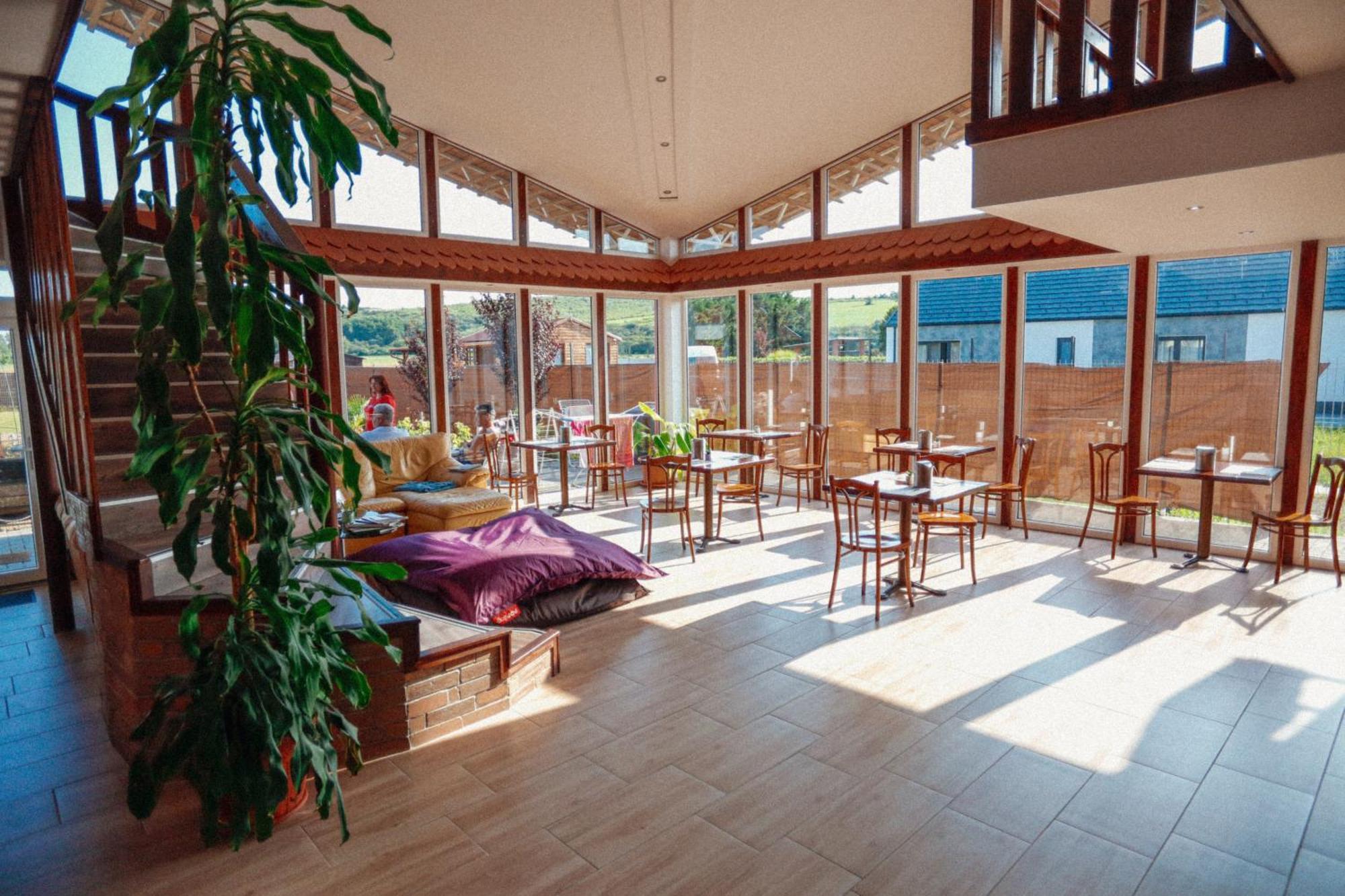 Megnyugtat-Lak Apartmanhaz Demjén Екстериор снимка