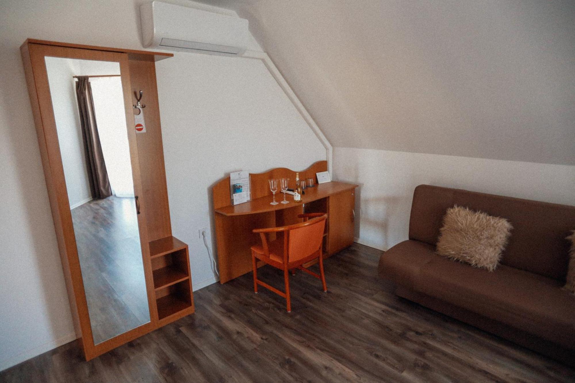 Megnyugtat-Lak Apartmanhaz Demjén Екстериор снимка