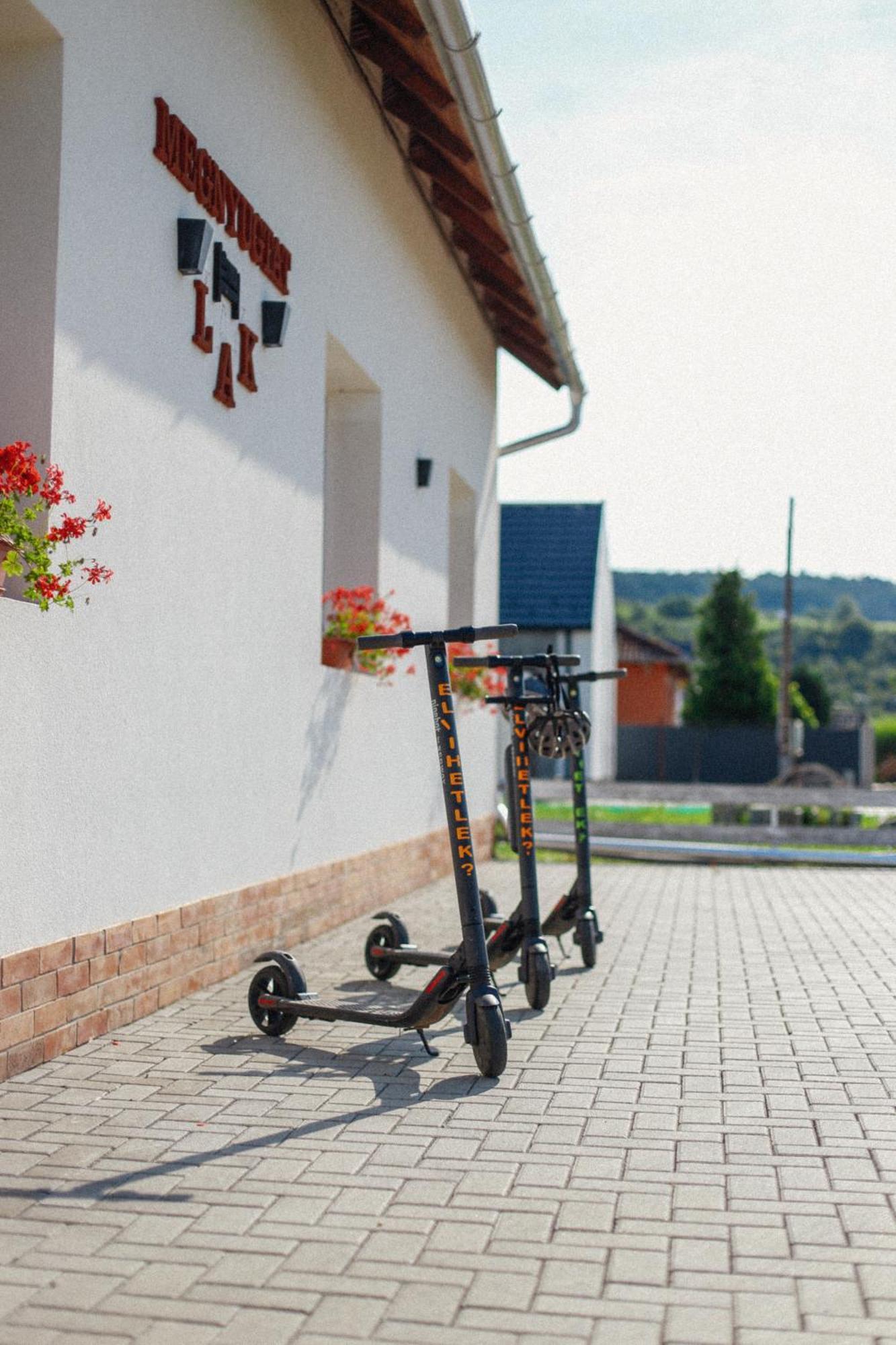 Megnyugtat-Lak Apartmanhaz Demjén Екстериор снимка