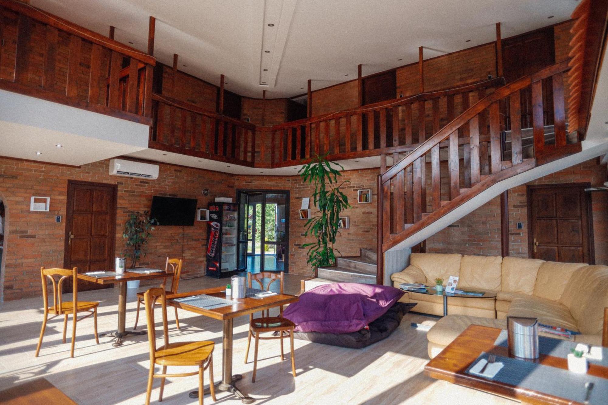 Megnyugtat-Lak Apartmanhaz Demjén Екстериор снимка