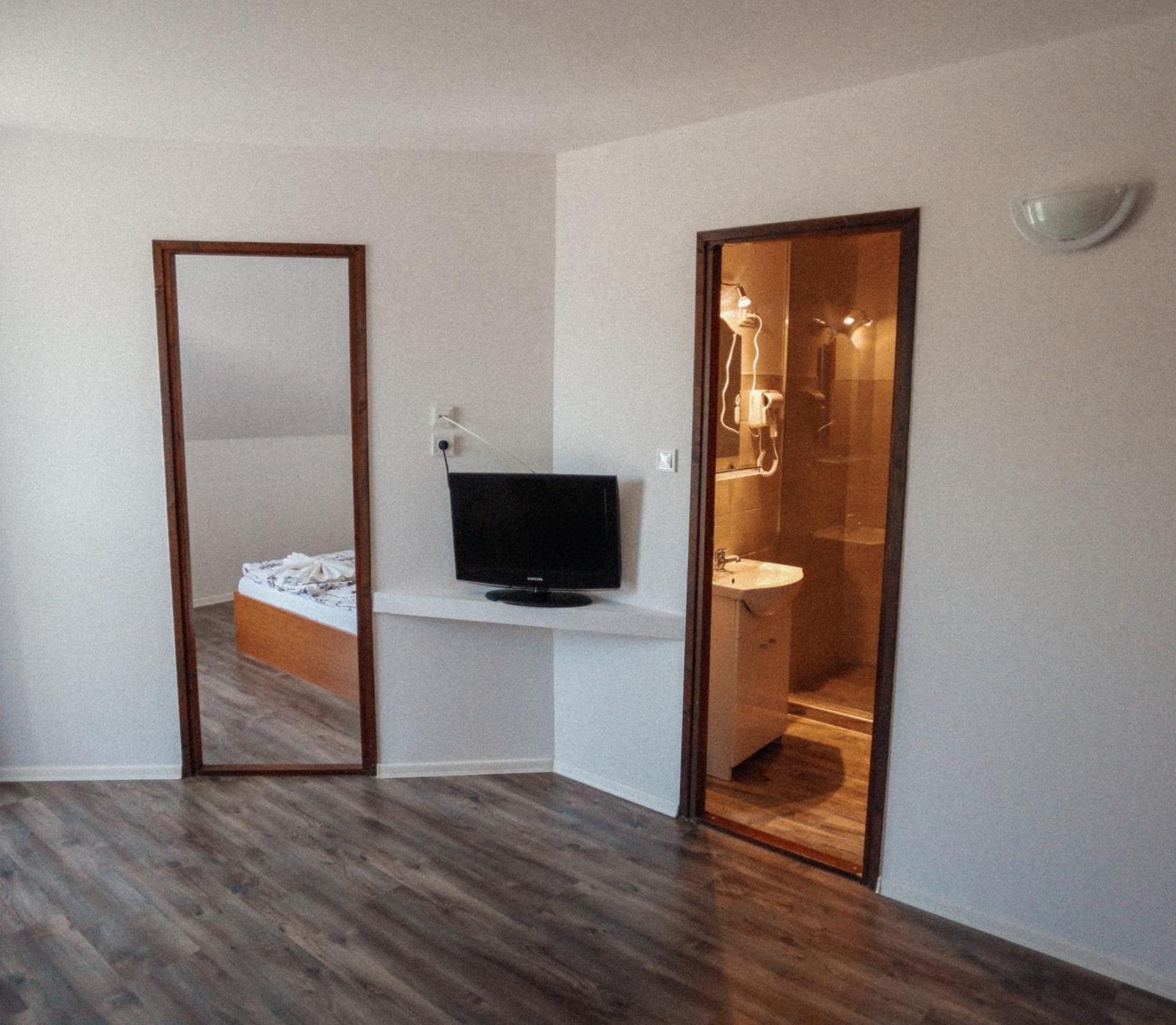 Megnyugtat-Lak Apartmanhaz Demjén Екстериор снимка